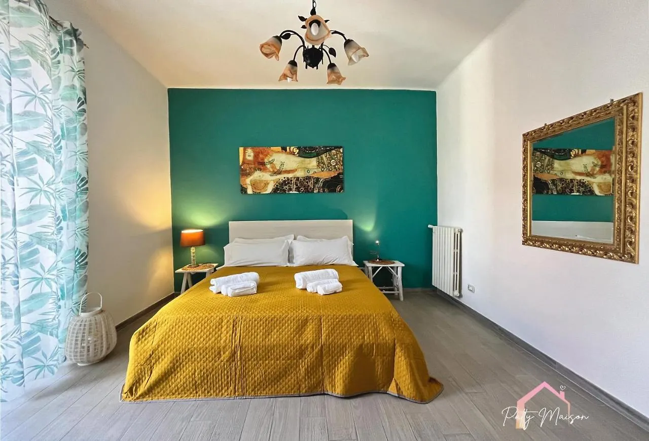 Patty Maison - Large & New Central Apartment Bari
