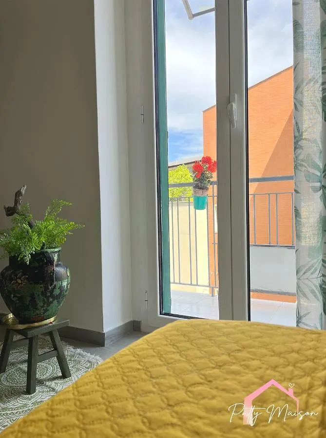 Patty Maison - Large & New Central Apartment Bari Italy