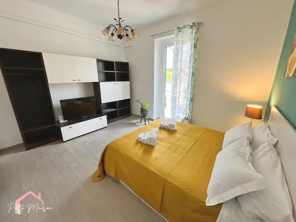 בארי Patty Maison - Large & New Central Apartment איטליה